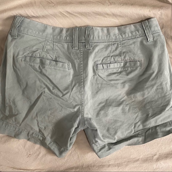 3 for $30 Old Navy Perfect Shorts - Picture 7 of 13